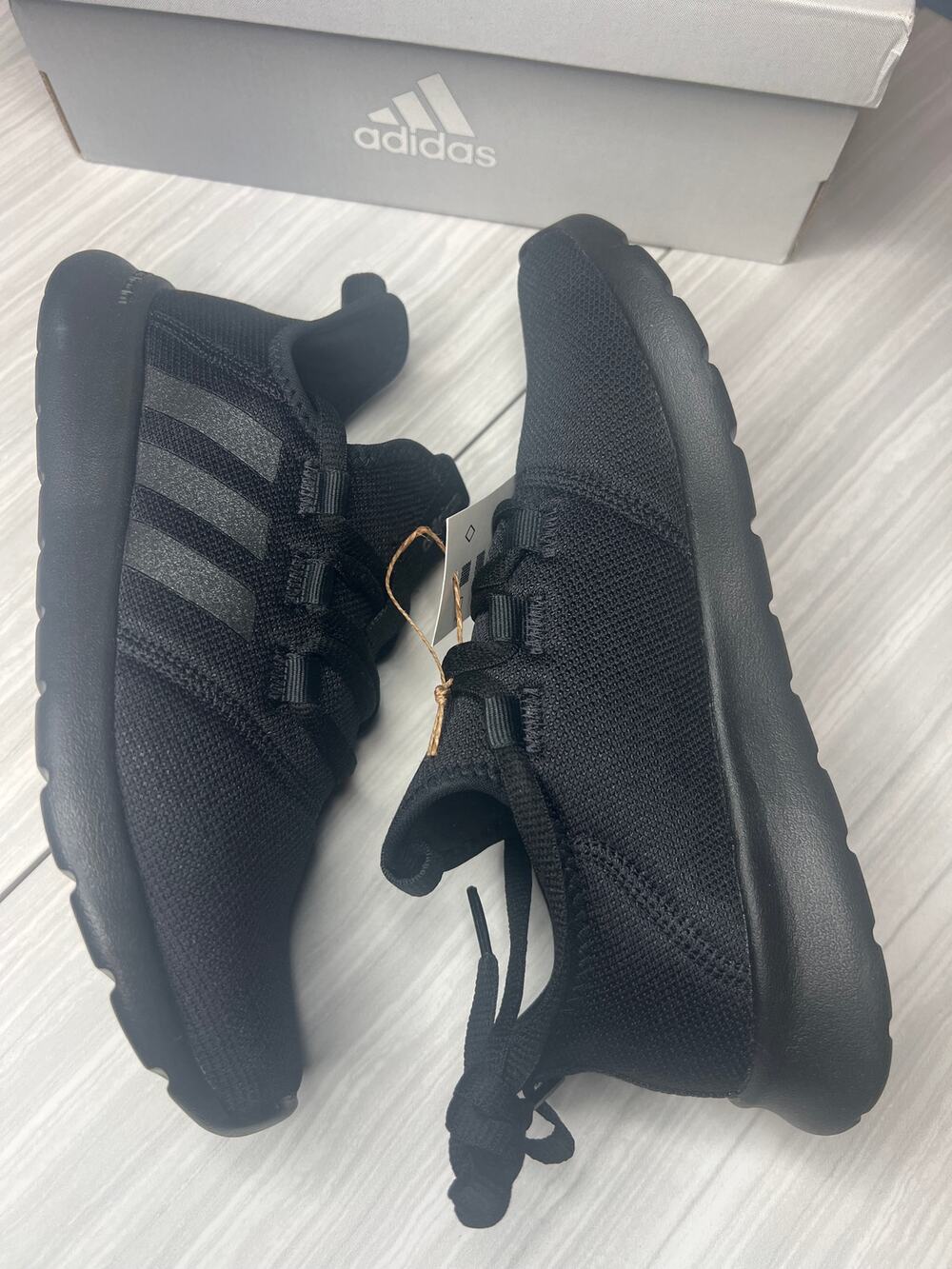 Adidas cloudfoam pure2.0 H04754 size Women 6.5
New in box.